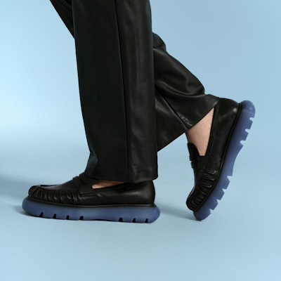 CHARLES & KEITH 仿皮復古厚底樂福鞋 女款 黑色 Shop CHARLES & KEITH 仿皮復古厚底樂福鞋 女款 黑色