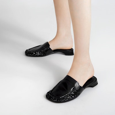 (W) CHARLES & KEITH Kasut Tumit Rendah Lipatan Retro 'Hitam' CK1-70380956_BLACK Shop (W) CHARLES & KEITH Kasut Tumit Rendah Lipatan Retro 'Hitam' CK1-70380956_BLACK