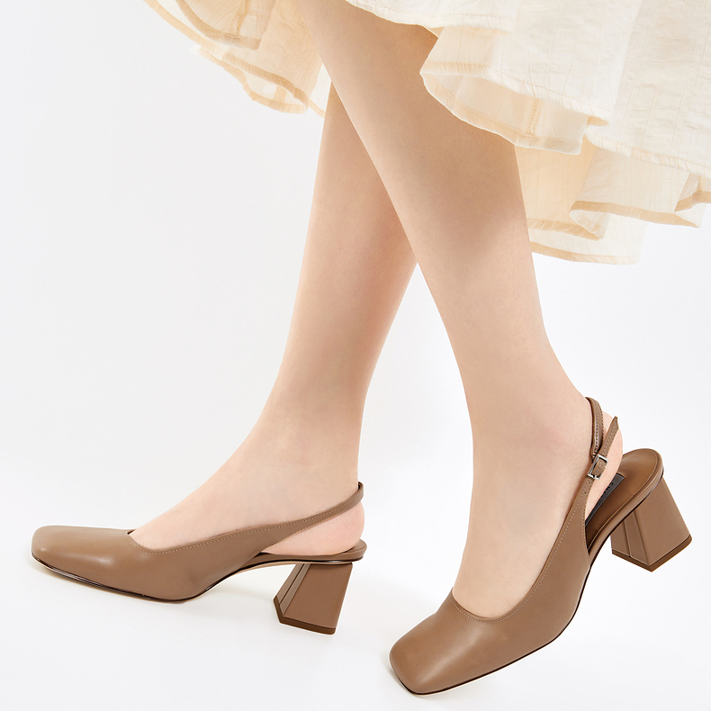 Shop (W) CHARLES & KEITH Tacones Punta Cuadrada con Correa Tobillera 'Camel' CK1-60361378_CAMEL