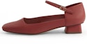 Sizing (W) CHARLES & KEITH Kasut Tumit Sederhana 'Simplicity' Hujung Empat Segi CK1-60580200