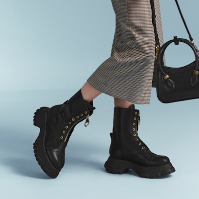 CHARLES&KEITH 牛皮 時尚厚底高筒拉鍊瘦瘦黃靴馬丁靴 女款 Shop CHARLES&KEITH 牛皮 時尚厚底高筒拉鍊瘦瘦黃靴馬丁靴 女款