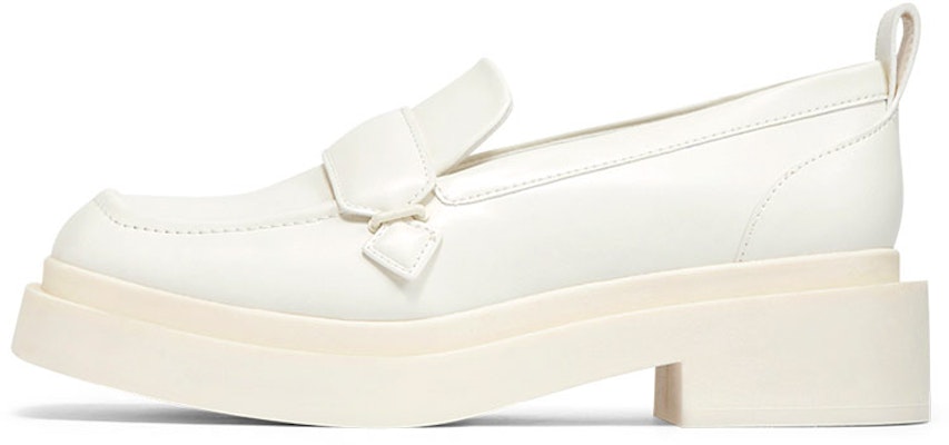 (W) CHARLES & KEITH Loafer Platform 'Merah Muda Putih Gesper' CK1-70380910_CHALK Buy (W) CHARLES & KEITH Loafer Platform 'Merah Muda Putih Gesper' CK1-70380910_CHALK