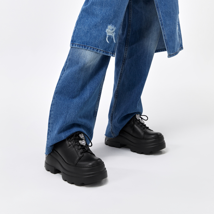 Shop CHARLES&KEITH PU 松糕厚底綁帶 休閒單鞋 女款