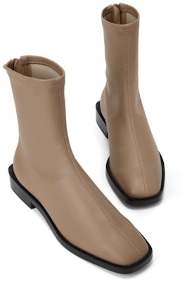 (W) CHARLES & KEITH PU Sepatu Boot Hitam Hak Rendah Jempol Kotak Retro dengan Resleting CK1-90900090 4