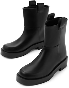 (W) CHARLES & KEITH Boot Pendek PU 'Simple Round Toe Platform' CK1-90380148 Lookbook (W) CHARLES & KEITH Boot Pendek PU 'Simple Round Toe Platform' CK1-90380148