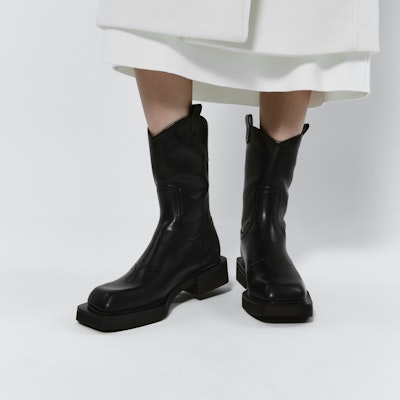 CHARLES&KEITH 復古英倫粗跟拉鏈 高筒靴 女款 黃 Shop CHARLES&KEITH 復古英倫粗跟拉鏈 高筒靴 女款 黃