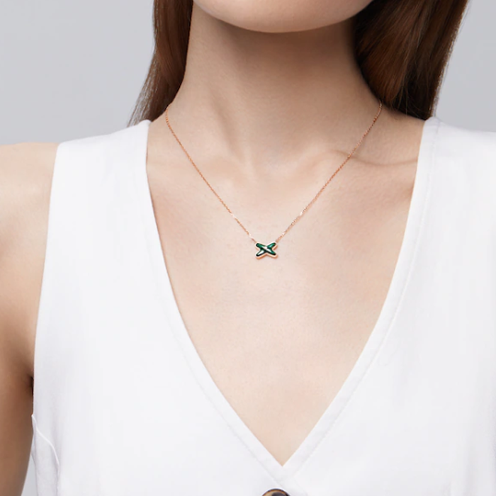Shop (W) Kalung Wanita Chaumet Jeux de Liens Emas Rose 18K Berlian Malachite. 83969