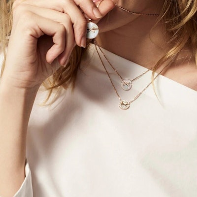 (W) Kalung Chaumet LIENS MOP Emas Rose 18K Wanita - Ukuran Kecil 84220 Sizing (W) Kalung Chaumet LIENS MOP Emas Rose 18K Wanita - Ukuran Kecil 84220