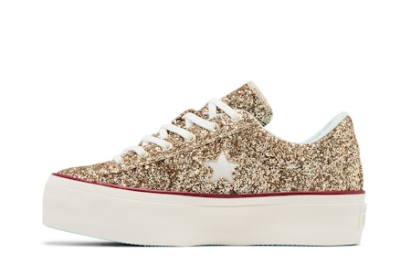 (W) Chiara Ferragni x Converse One Star Platform Ox 'Gold Glacier Blue' Emas Biru Glasiar. 562026C Lookbook (W) Chiara Ferragni x Converse One Star Platform Ox 'Gold Glacier Blue' Emas Biru Glasiar. 562026C