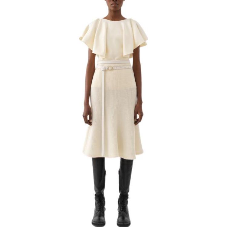 Lookbook (W) Chloe FW22 Midi Dress Kasual dengan Aksen Tali Pinggang Warna Off-White. CHC22WJU61083112