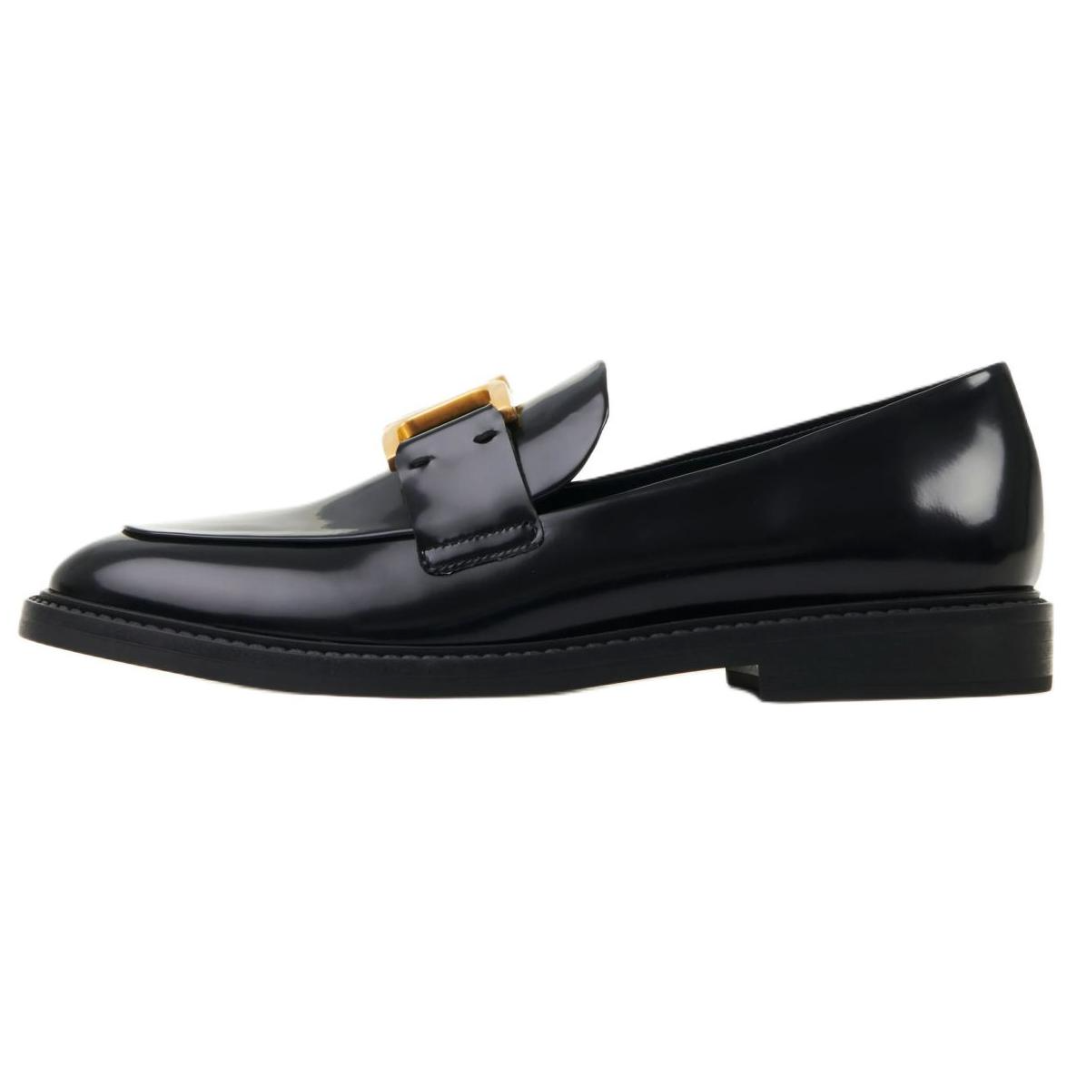 (Women) Chloe Marcie Black Calfskin Round-Toe Loafers. CHC24A03ZMZ001
