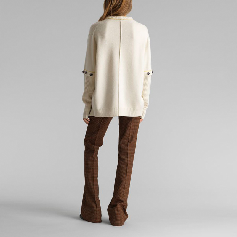 Shop (W) Chloe SS22 Sweater Rajut Butang Warna Off-White. CHC19WMP02510111