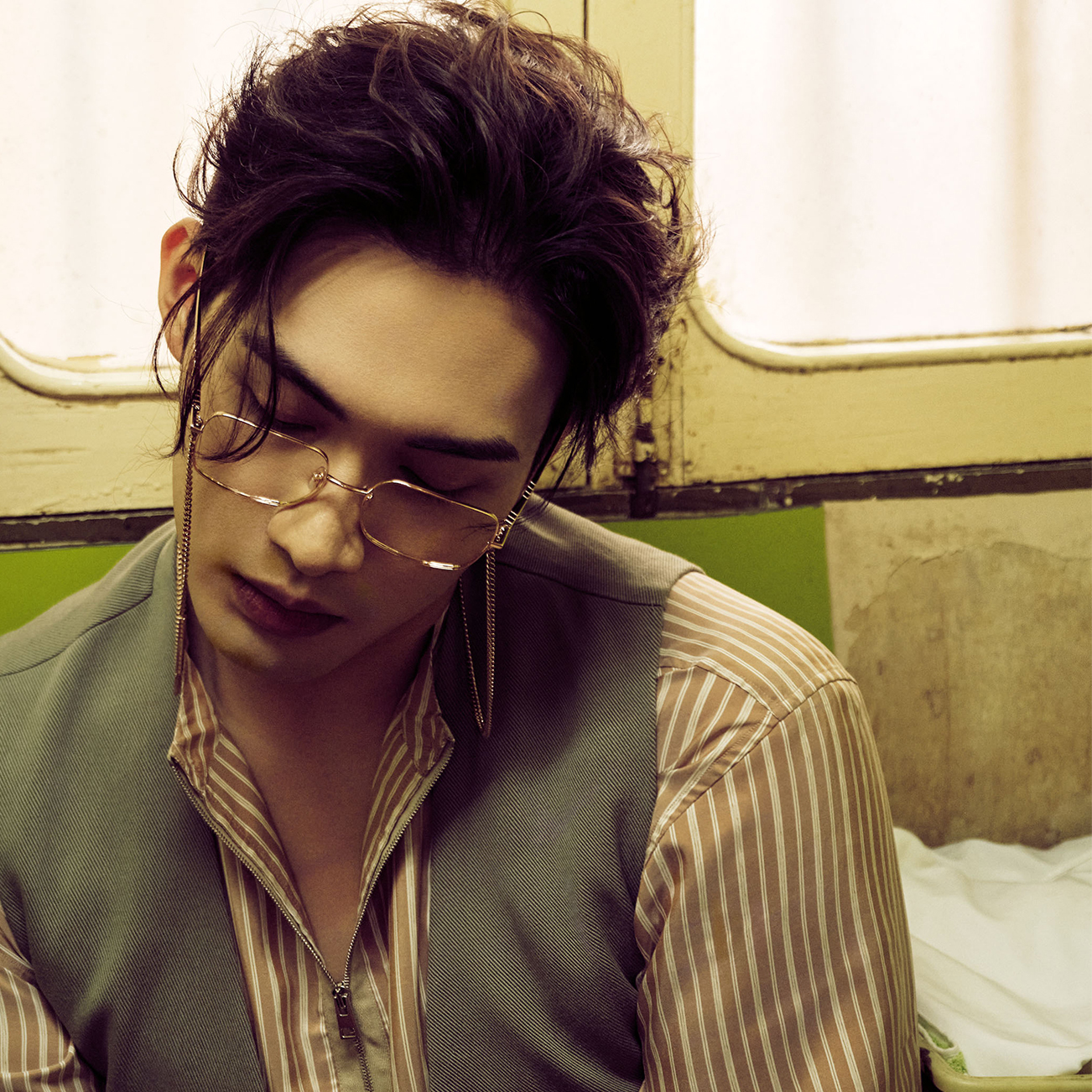 Shop (W) 萧邦全框钛金男女同款链条设计光学眼镜。 IKCHF49