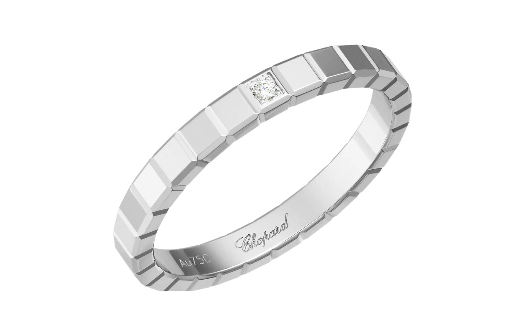 (Women) Chopard ICE CUBE Series Minimalist Silver Ring for Women. 827702-1229