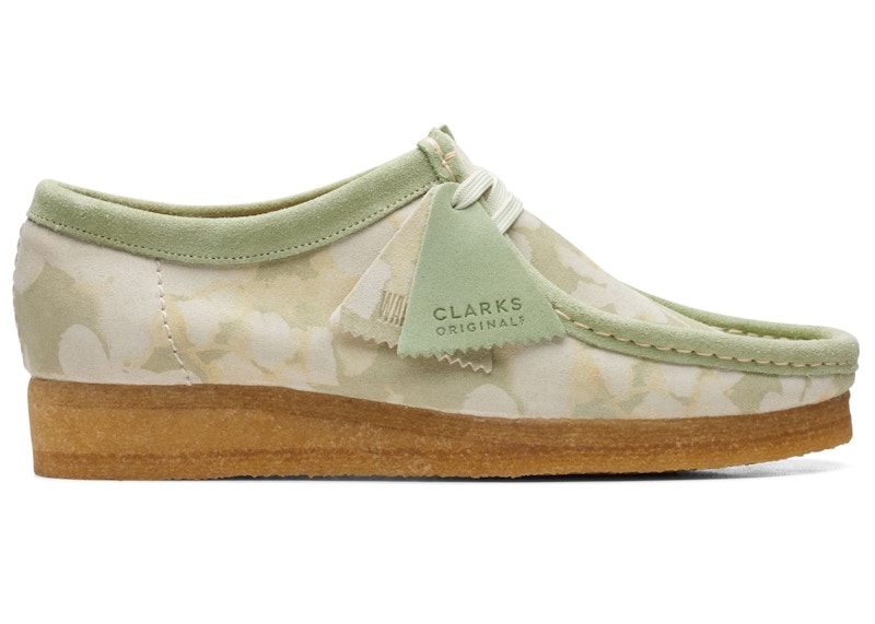 (Women) Clarks Originals Wallabee Green Floral 26166166