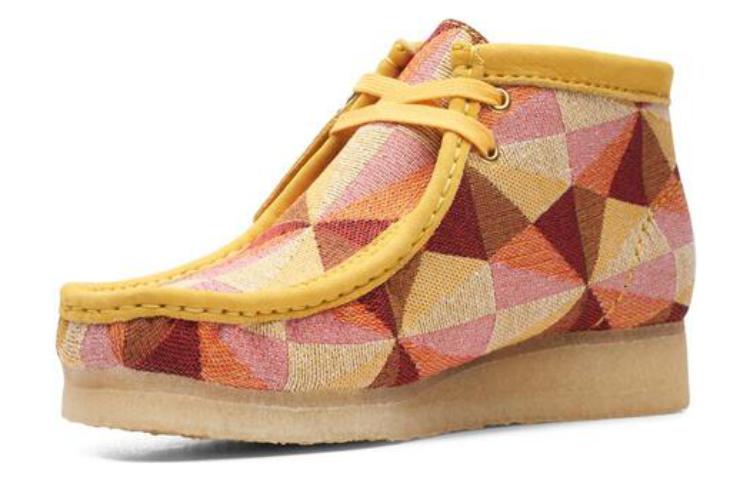 Lookbook (W) クラークス ワラビー ブーツ ''イエローコンビネーション'' 26166092