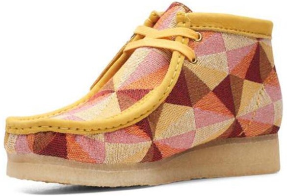 (W) Clarks Wallabee Boots 'Kombinasi Kuning'. 26166092 Lookbook (W) Clarks Wallabee Boots 'Kombinasi Kuning'. 26166092