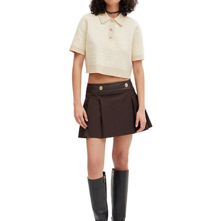 Lookbook (W) COACH Kemeja Polo Olahraga Lengan Pendek Warna Beige. CK040-CU3