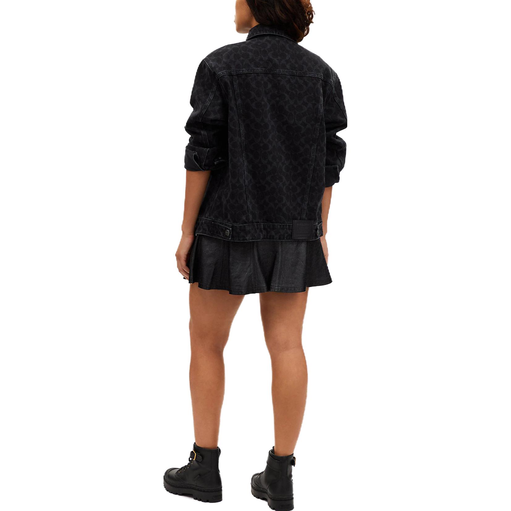 Shop (W) COACH Jaket Denim Hitam dengan Logo Solid dan Kerah Lancip. CL264-BLK