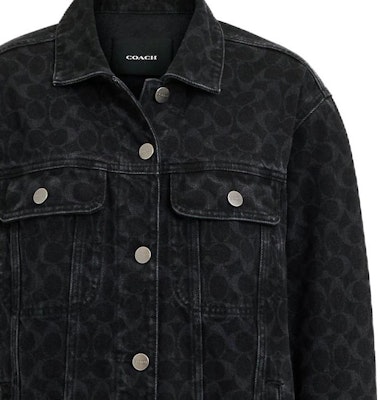 (W) COACH Jaket Denim Hitam dengan Logo Solid dan Kerah Lancip. CL264-BLK Sizing (W) COACH Jaket Denim Hitam dengan Logo Solid dan Kerah Lancip. CL264-BLK