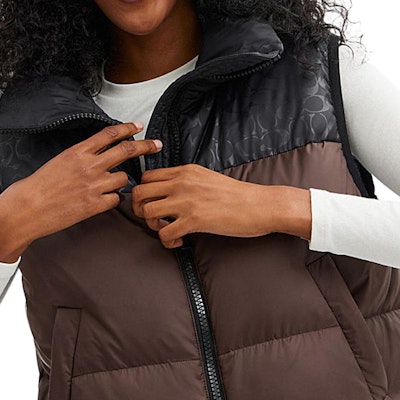 (W) 蔻驰 SS24 纯色立领拉链马甲 - 黑棕色 CU417-BK Shop (W) 蔻驰 SS24 纯色立领拉链马甲 - 黑棕色 CU417-BK