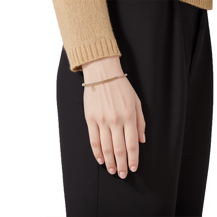 Shop (W) Gelang Wanita COACH C-Pendant Berlapis Emas Warna Rose Gold 91429-RGD