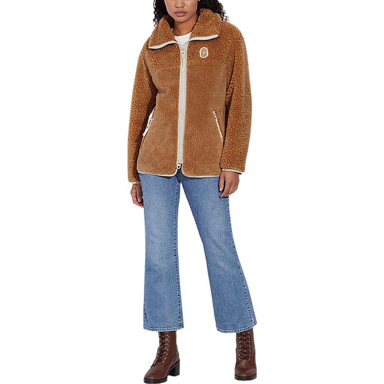 Lookbook (W) COACH FW22 Jaket Cokelat Wool Domba Bordir dengan Resleting. CB629-HZL