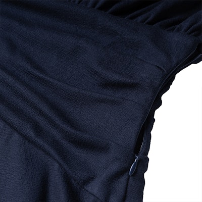 (W) COACH FW22 Gaun Biru Tua Lengan Panjang Wanita dengan Ruffle Elegan. C5493-NAV Purchase (W) COACH FW22 Gaun Biru Tua Lengan Panjang Wanita dengan Ruffle Elegan. C5493-NAV