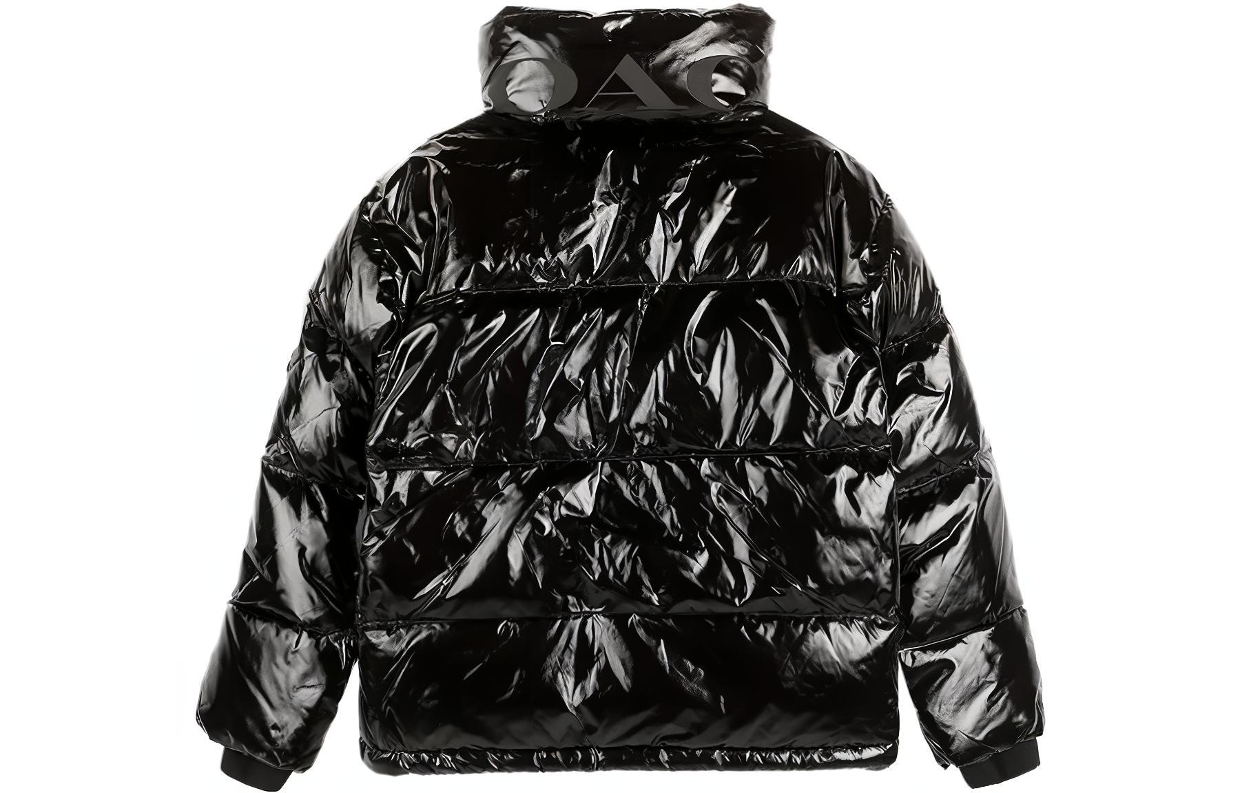 Lookbook (W) COACH FW23 Jaket Hitam Berkilat Lengan Panjang. CM607-BLK