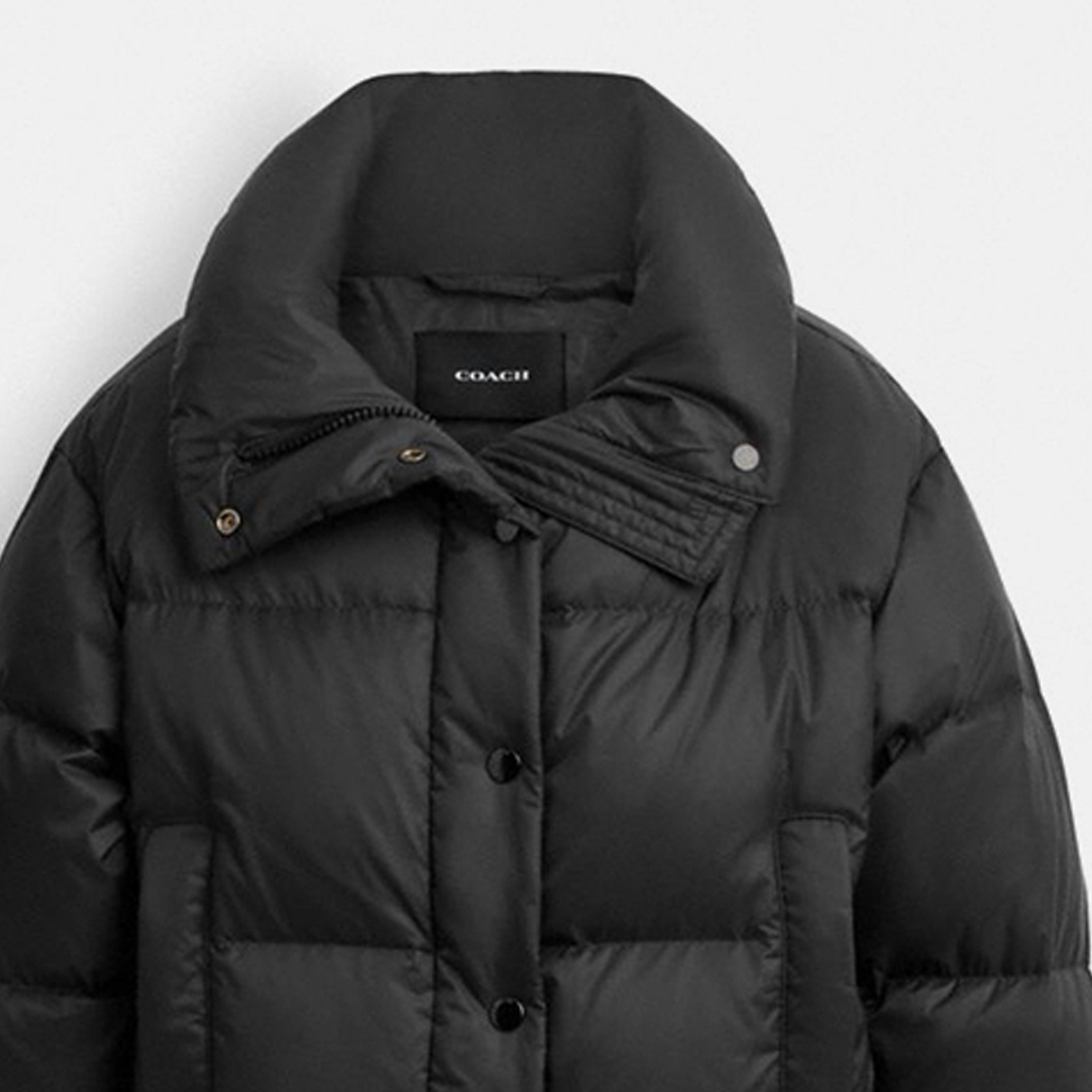 Sizing (W) コーチ FW23 ブラック ショートダウンジャケット 暖かい襟 スリムフィット. CL932-BLK