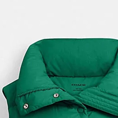 (W) コーチ FW23 グリーンカラー ダウンベスト カジュアルボタンデザイン. CL274-CZS Shop (W) コーチ FW23 グリーンカラー ダウンベスト カジュアルボタンデザイン. CL274-CZS