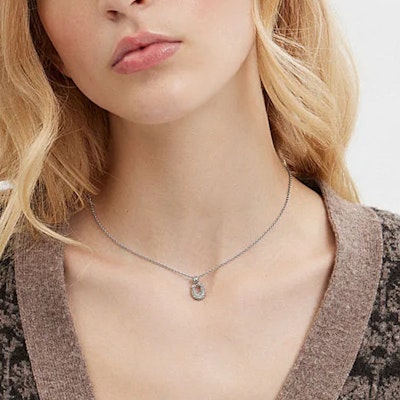 (W) Kalung COACH Desain Huruf Tembaga Wanita - Warna Perak CJ716-Q1E Lookbook (W) Kalung COACH Desain Huruf Tembaga Wanita - Warna Perak CJ716-Q1E