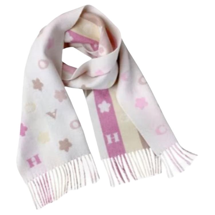 (Women) COACH Pink Wool Scarf with Tassels, Star, and Letter Pattern. 4623-LRD