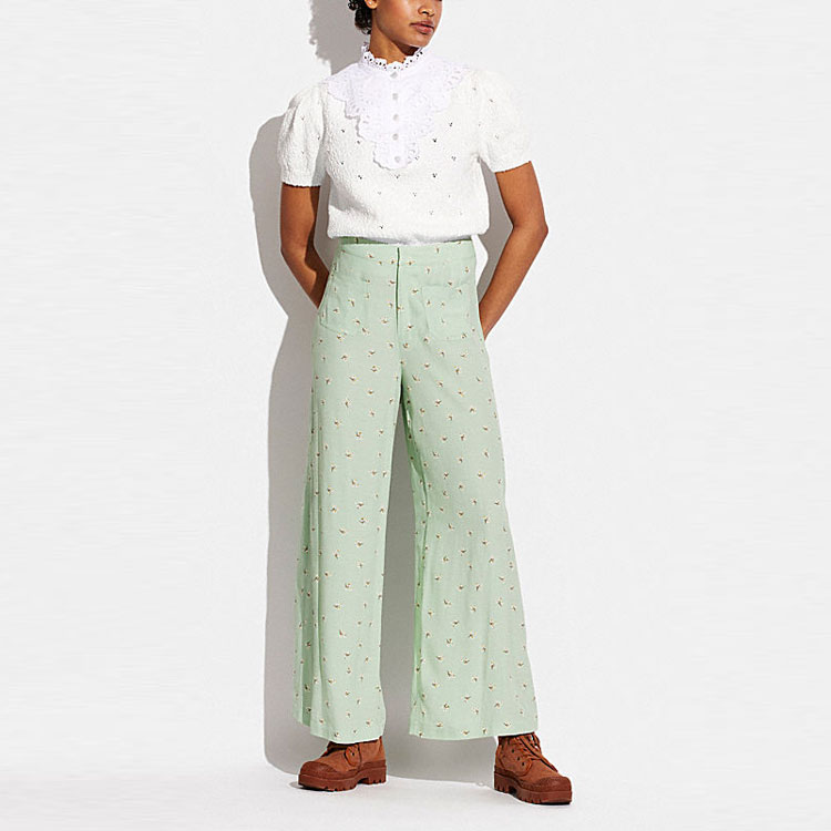 Shop (W) コーチ SS22 グリーンフローラルプリント ストレートレッグカジュアルパンツ CA711-GN