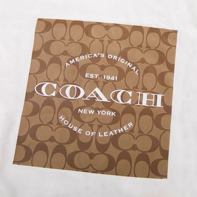 Shop (W) COACH SS23 Kaos Putih Lengan Pendek Crewneck dengan Logo Print. C8775-WHT