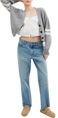 (W) 蔻驰 SS24 灰色V领logo刺绣开襟针织开衫. CT061-NZ2 Lookbook (W) 蔻驰 SS24 灰色V领logo刺绣开襟针织开衫. CT061-NZ2