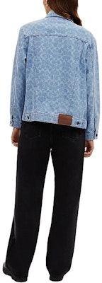 (W) コーチ SS24 ロゴ柄デニムジャケット - ライトウォッシュ, 長袖. CL264-P9J Shop (W) コーチ SS24 ロゴ柄デニムジャケット - ライトウォッシュ, 長袖. CL264-P9J