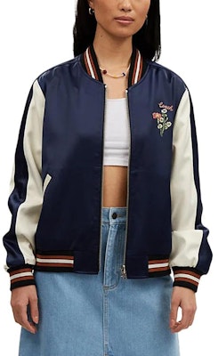 (W) COACH SS24 Jaket Reversible Bordir Bunga Biru Navy. CR298-NAV Lookbook (W) COACH SS24 Jaket Reversible Bordir Bunga Biru Navy. CR298-NAV