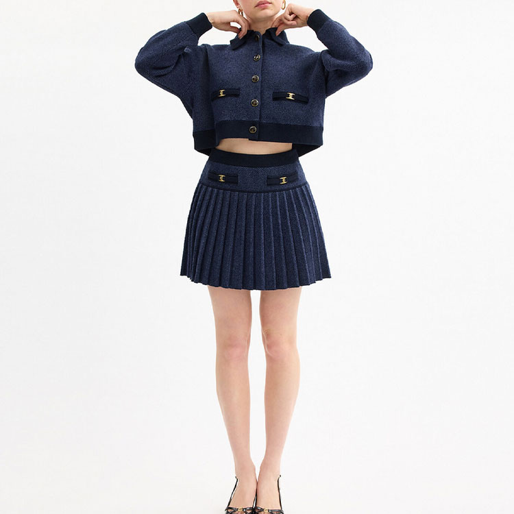 Lookbook (Women) COACH SS25  Knit Pleated A-Line Casual Skirt Blue. CZ737-BLU