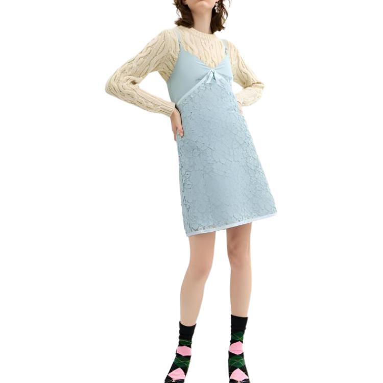 Shop (W) COACH SS25 Dress Biru Muda V-Leher Renda dengan Reben Hiasan. CZ626-LBL