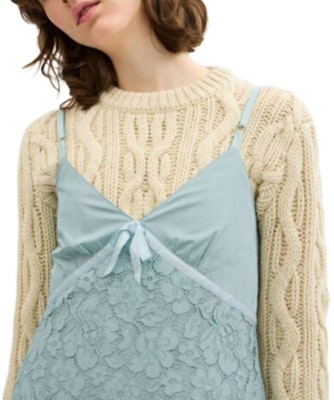 (W) COACH SS25 Dress Biru Muda V-Leher Renda dengan Reben Hiasan. CZ626-LBL Details for (W) COACH SS25 Dress Biru Muda V-Leher Renda dengan Reben Hiasan. CZ626-LBL