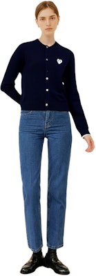 (W) Comme Des Garçons CDG Play Kardigan Navy dengan Logo Hati Putih. AZ-N061-051-2 Sizing (W) Comme Des Garçons CDG Play Kardigan Navy dengan Logo Hati Putih. AZ-N061-051-2