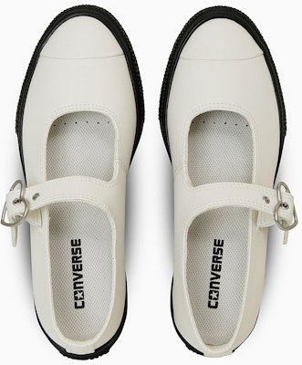 (W) Converse All Star Light Platforms MJ Heartbuckle OX Putih/Hitam Sneakers 31314010 Lookbook (W) Converse All Star Light Platforms MJ Heartbuckle OX Putih/Hitam Sneakers 31314010