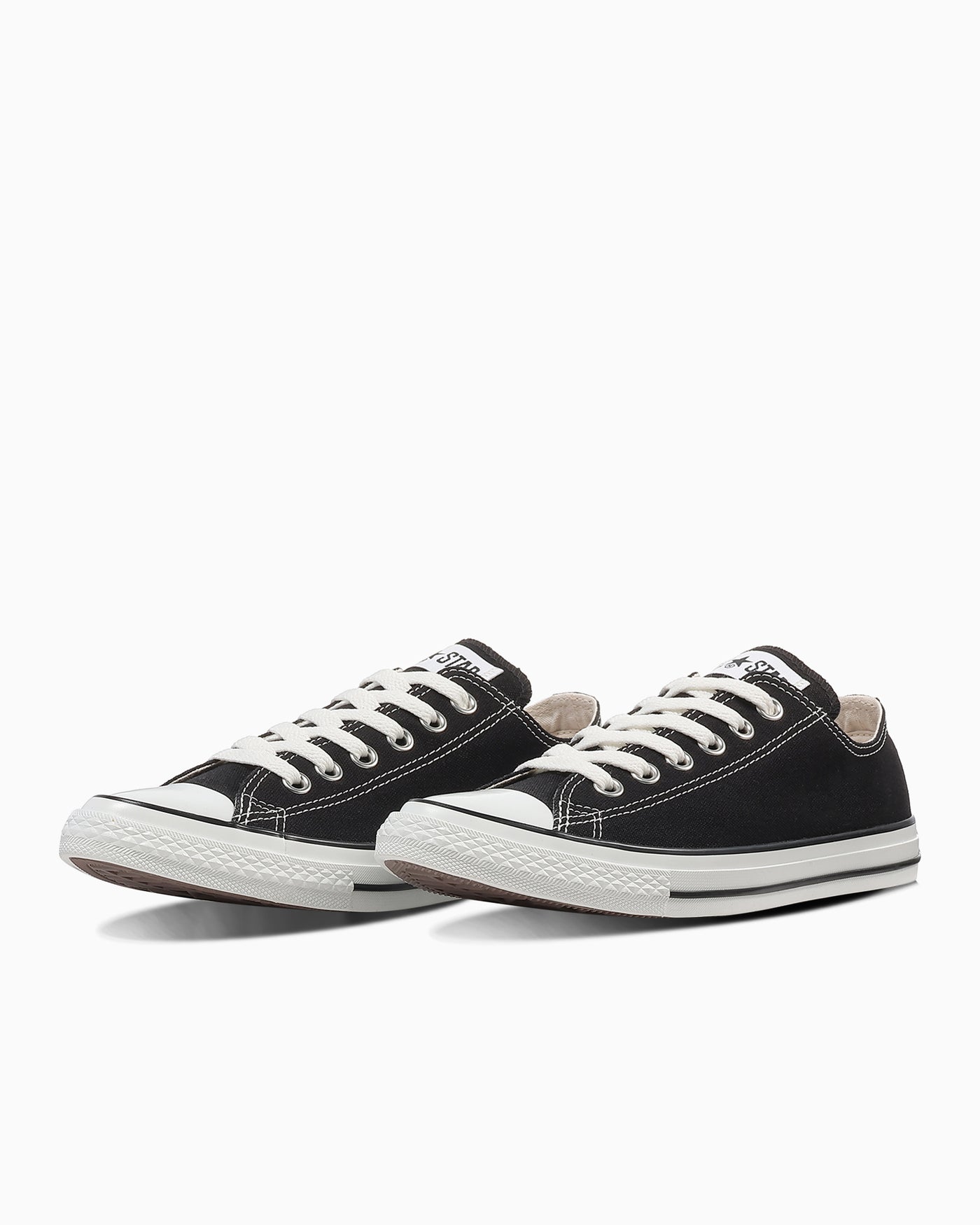 Lookbook (W) Converse 全明星尖頭低筒帆布鞋 黑色 31318401
