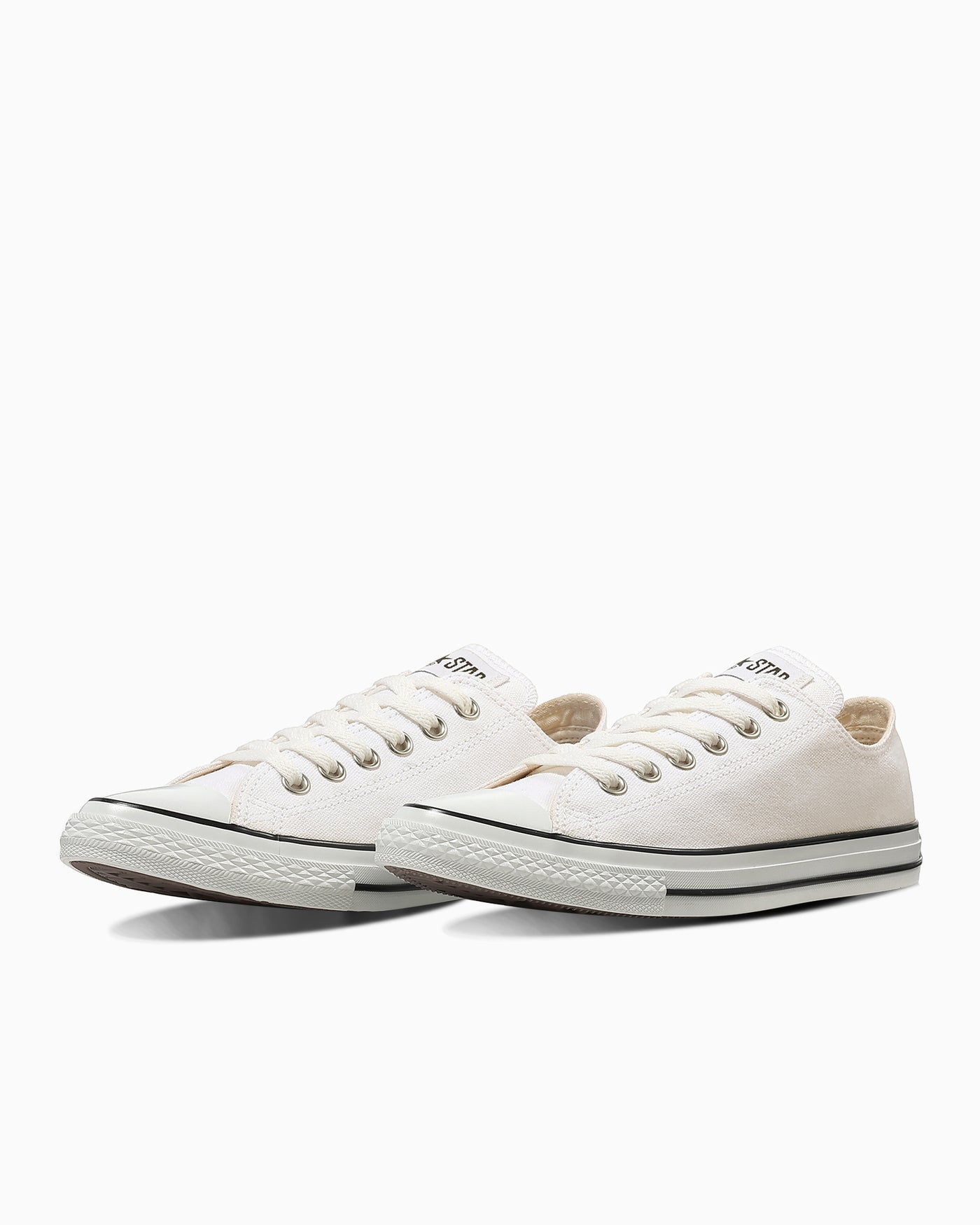 Lookbook (W) Converse All Star 尖頭低筒白鞋 31318402