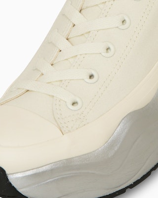 (W) コンバース オールスター サージ トレーナー MT OX ブラック/メタリックシルバー 31313921 Details for (W) コンバース オールスター サージ トレーナー MT OX ブラック/メタリックシルバー 31313921