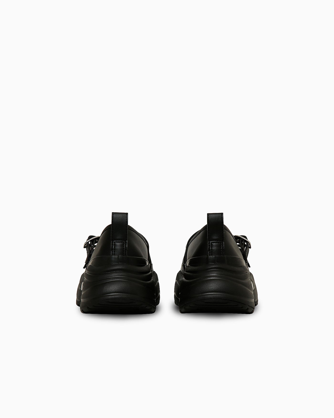 Shop (W) 컨버스 올스타 서지트레이너 MJ ST OX 스니커즈 실버/블랙 31315661