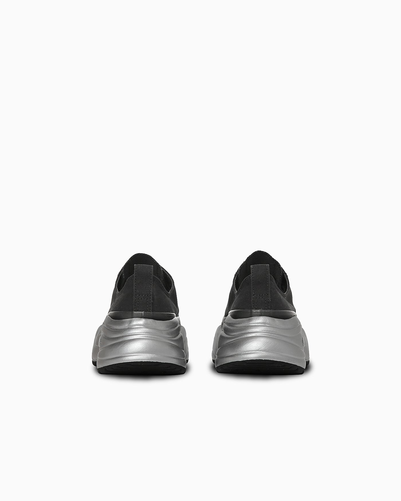 Shop (W) コンバース オールスター サージトレーナー MT OX ブラック/メタリックシルバー スニーカー 31313920