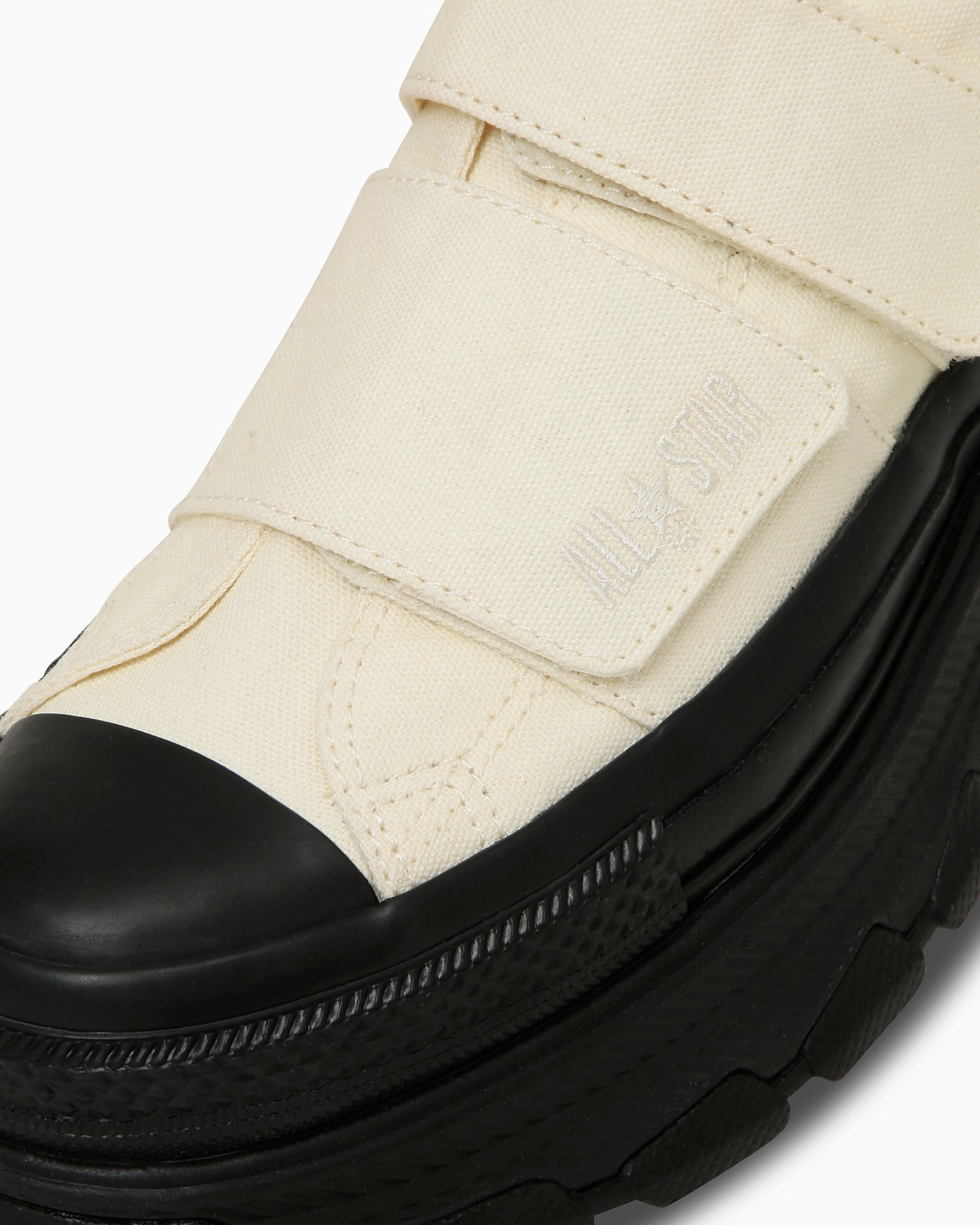 Details for (W) Converse All Star Trekwave V-2 Ox Sneakers Ecru/Hitam 31314860