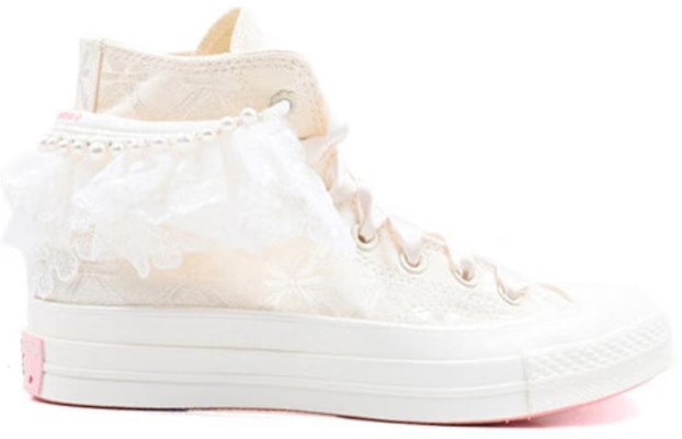 (W) Converse Chuck 70 High 'Beige' Sepatu Tinggi Warna Krem A11616C Order (W) Converse Chuck 70 High 'Beige' Sepatu Tinggi Warna Krem A11616C